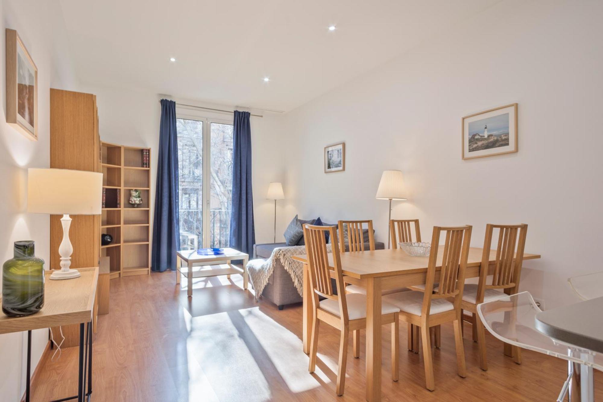 Cozy With Ensuite 11 * Barcelona